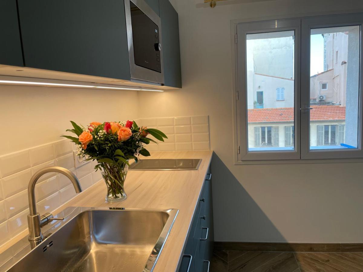 Nice Renting - Massena - Loft - Heart Of Vieil Antibes - The Market With Sea View Zewnętrze zdjęcie